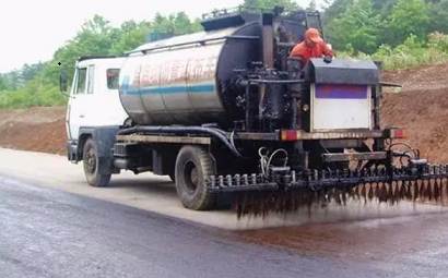 Emulsified bitumen is widely used in asphalt pavement construction